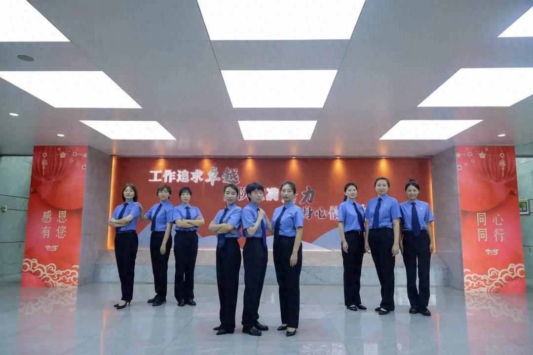 巾帼铿锵 灼灼芳华 锋刃初成 熠熠星芒